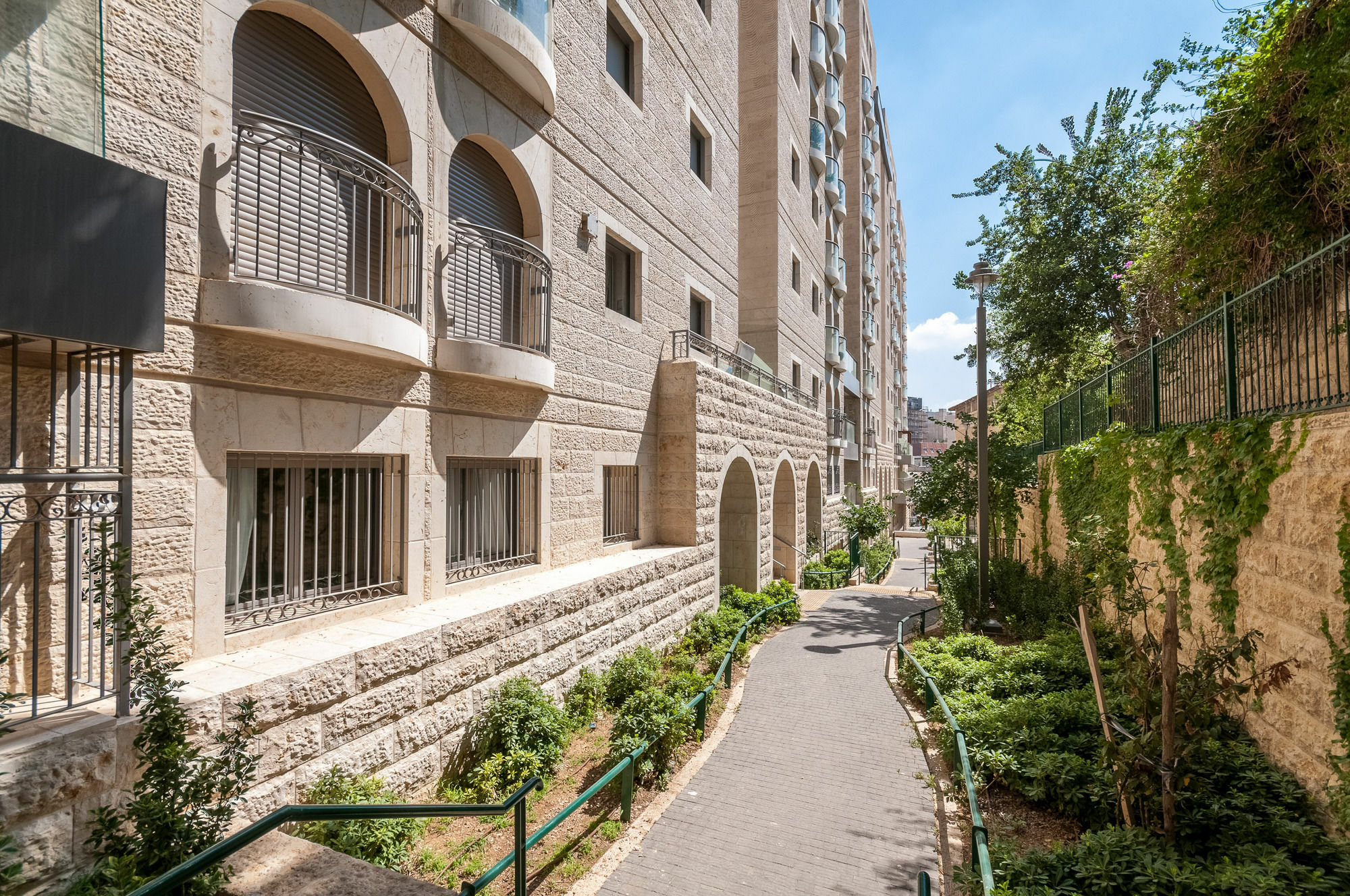 Sweet Inn- Haneviim Court Jerusalem Exterior photo